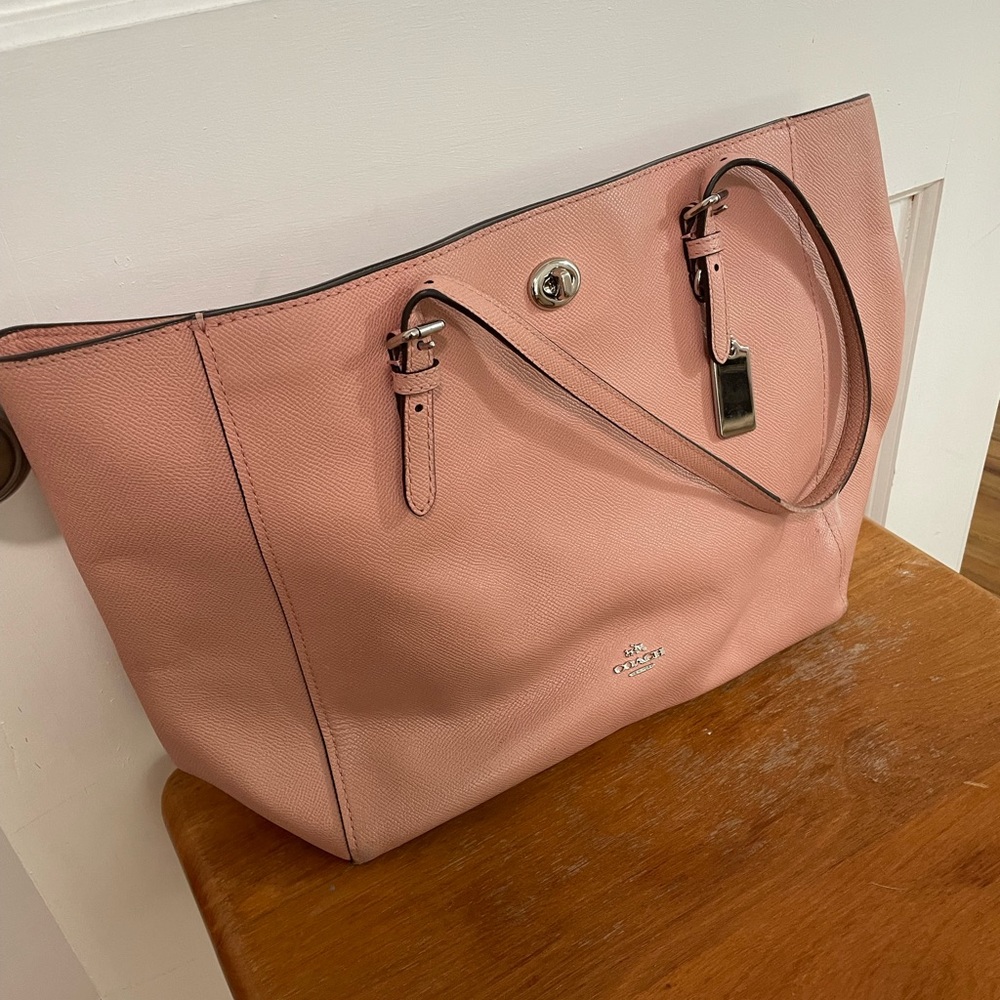 Coach tote in blush pink.
